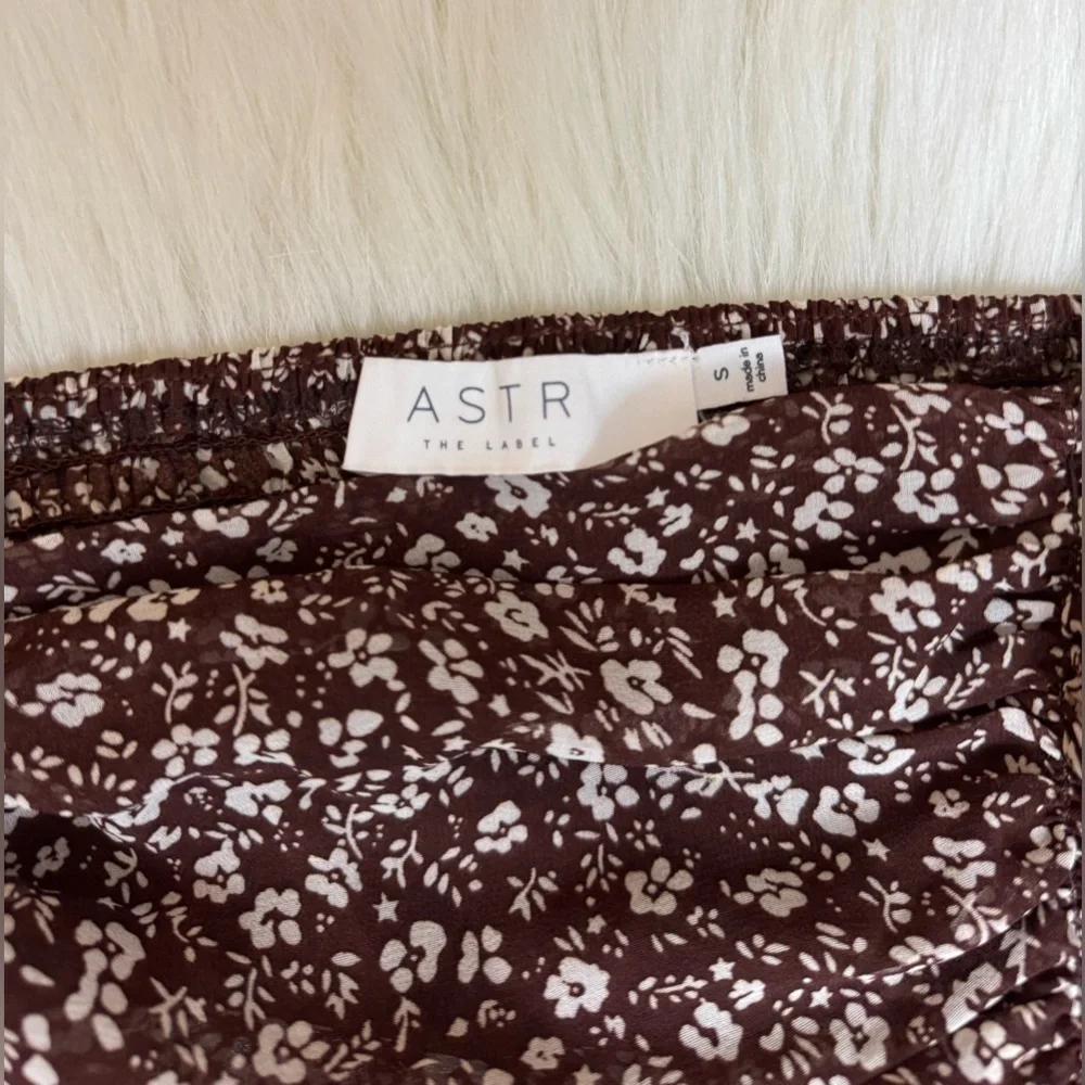Astr the label Tonina Puff Sleeve Top Brown Floral Ruched
